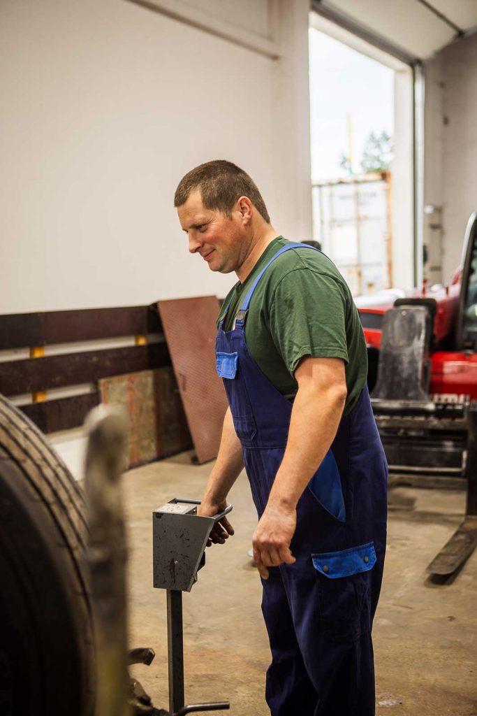 2849-10074 Foto von Team Herrnberger in der Halle