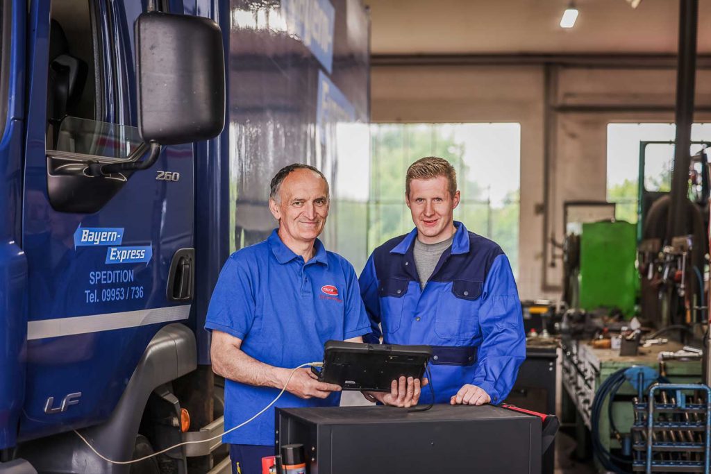 2849-10551 Foto von Team Herrnberger in der Halle
