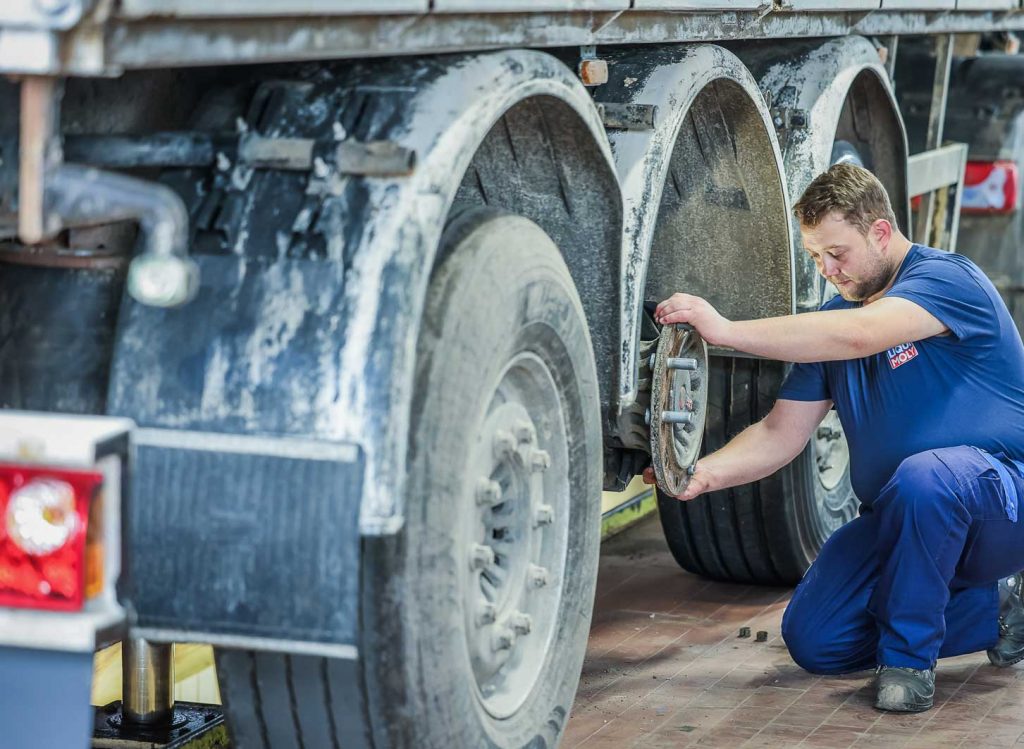 2849-10597 Reifenwechsel bei Herrnberger